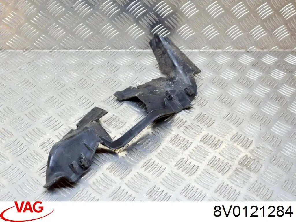 Воздуховод (дефлектор) радиатора правый VAG 8V0121284 цена, от 19.09 USD