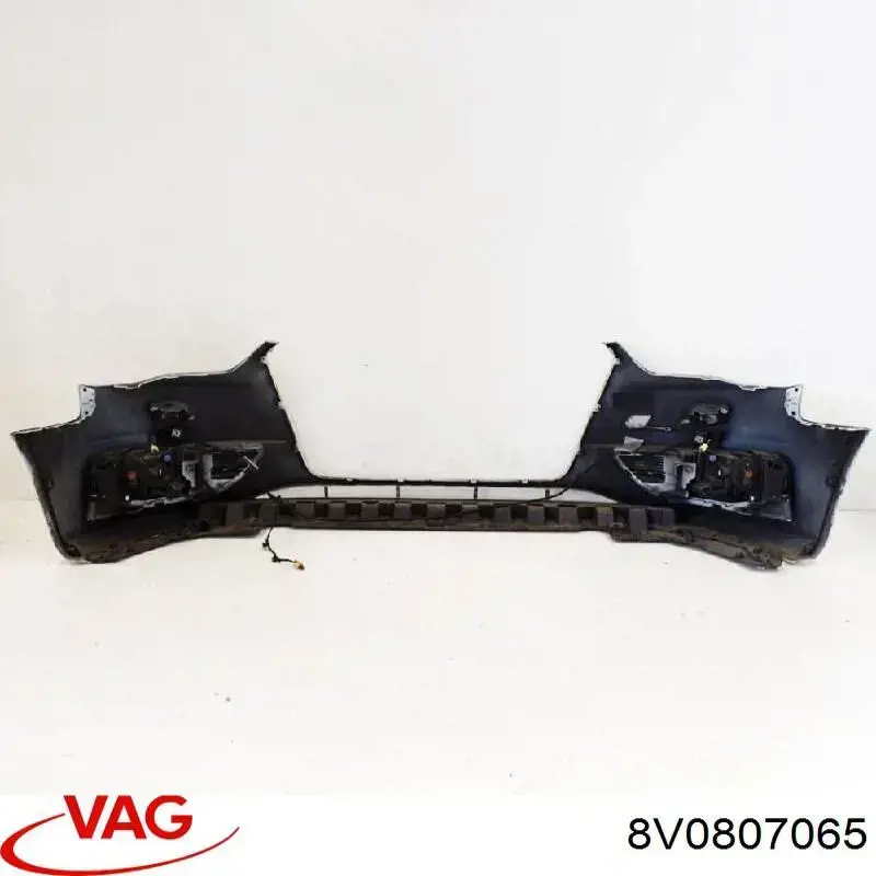 8V0807065 VAG Бампер передний в сборе