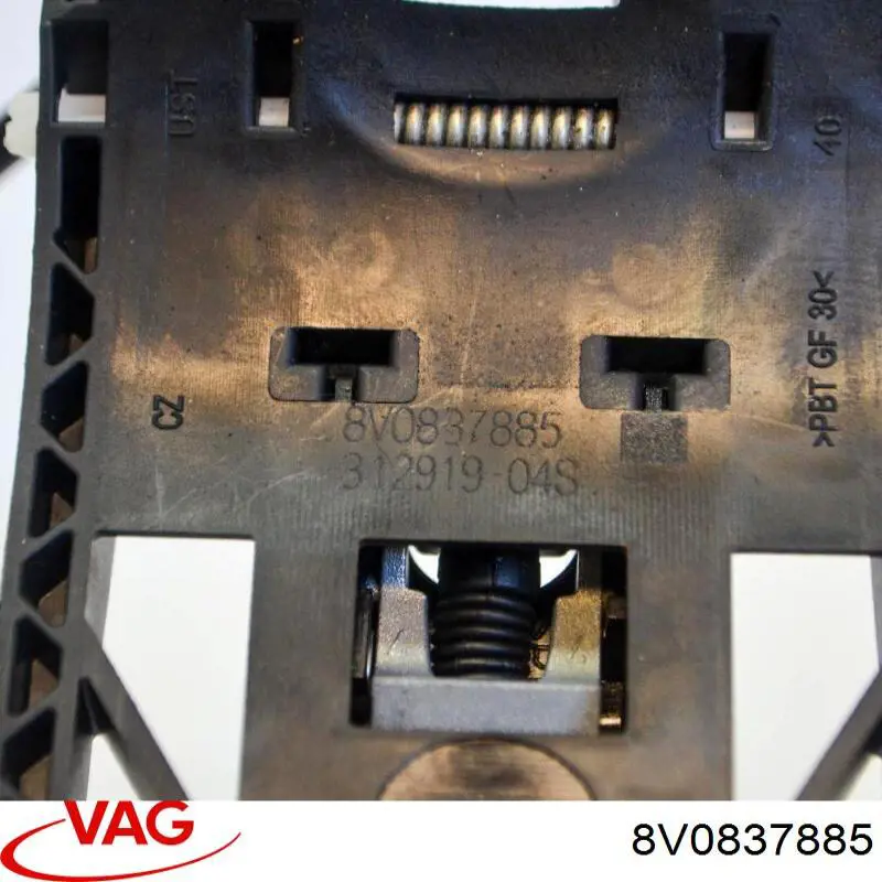 Держатель наружной ручки двери, передней левой VAG 8V0837885