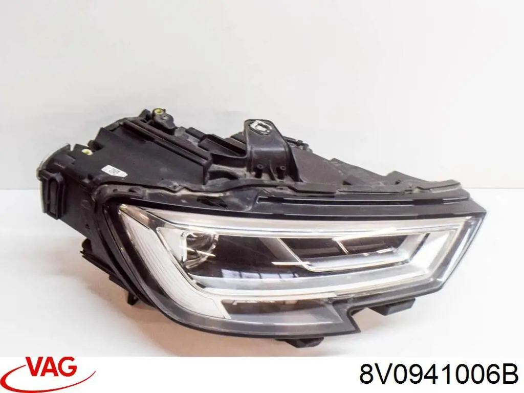 8V0941006B VAG luz direita