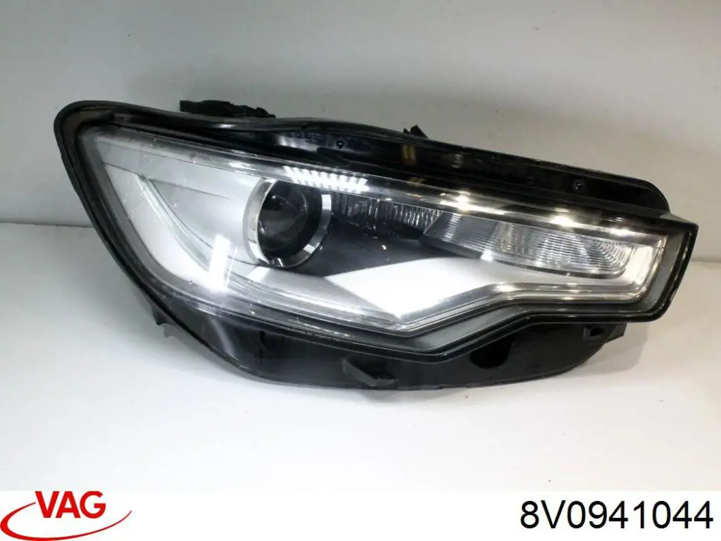 Правая блок фара VAG 8V0941044 цена, от 323.19 USD
