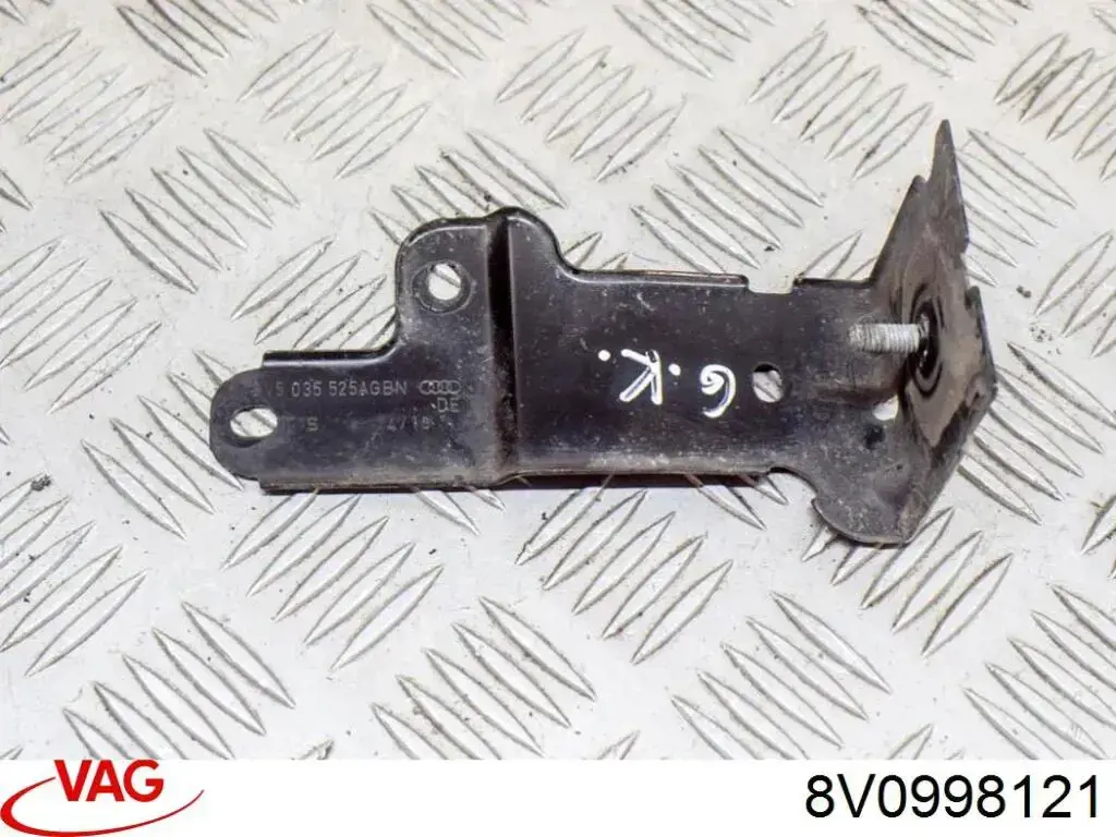 Кронштейн (адаптер) крепления фары передней левой VAG 8V0998121 цена, от 56.73 USD