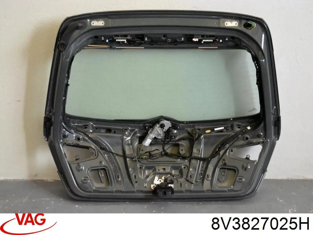 Пятая дверь VAG 8V3827025H цена, от 191.62 USD