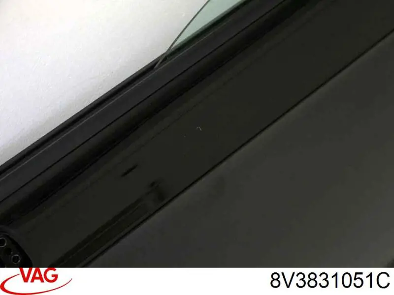 Двери VAG 8V3831051C