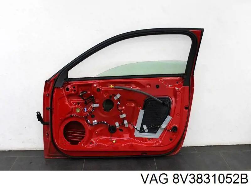 Дверь передняя правая VAG 8V3831052B цена, от 308.23 USD