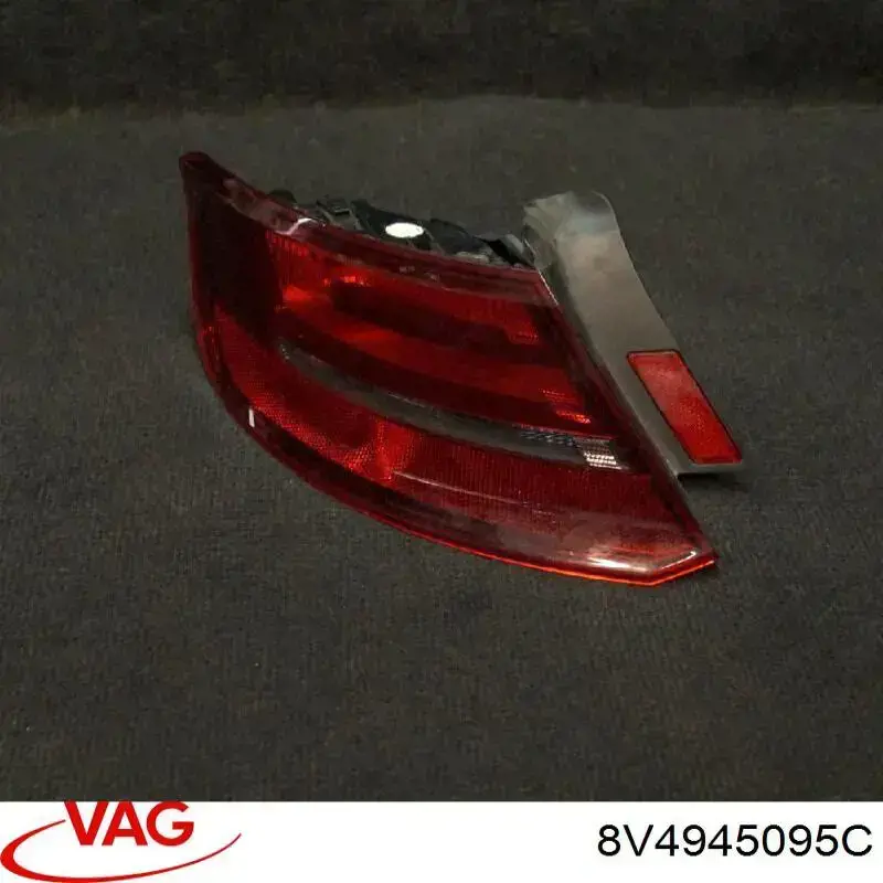 Задняя левая внешняя фара VAG 8V4945095C цена, от 86.74 USD