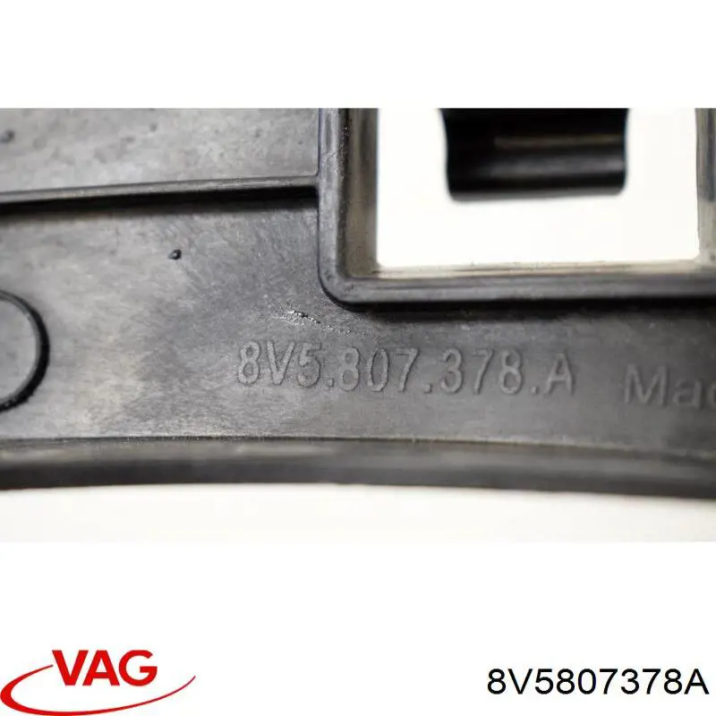 Направляющая заднего бампера правая VAG 8V5807378A цена, от 13.94 USD