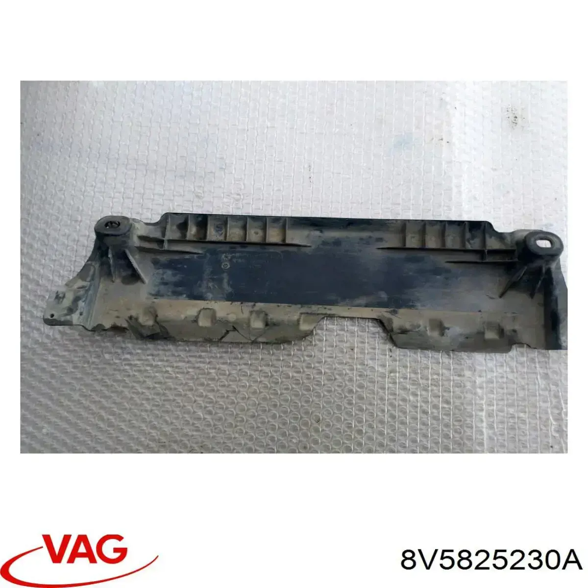 Защита днища задняя левая VAG 8V5825230A цена, от 3.80 USD