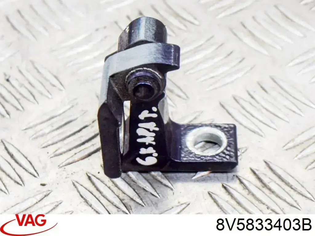 Купить 8V5833403B VAG Завеса двери задней левой