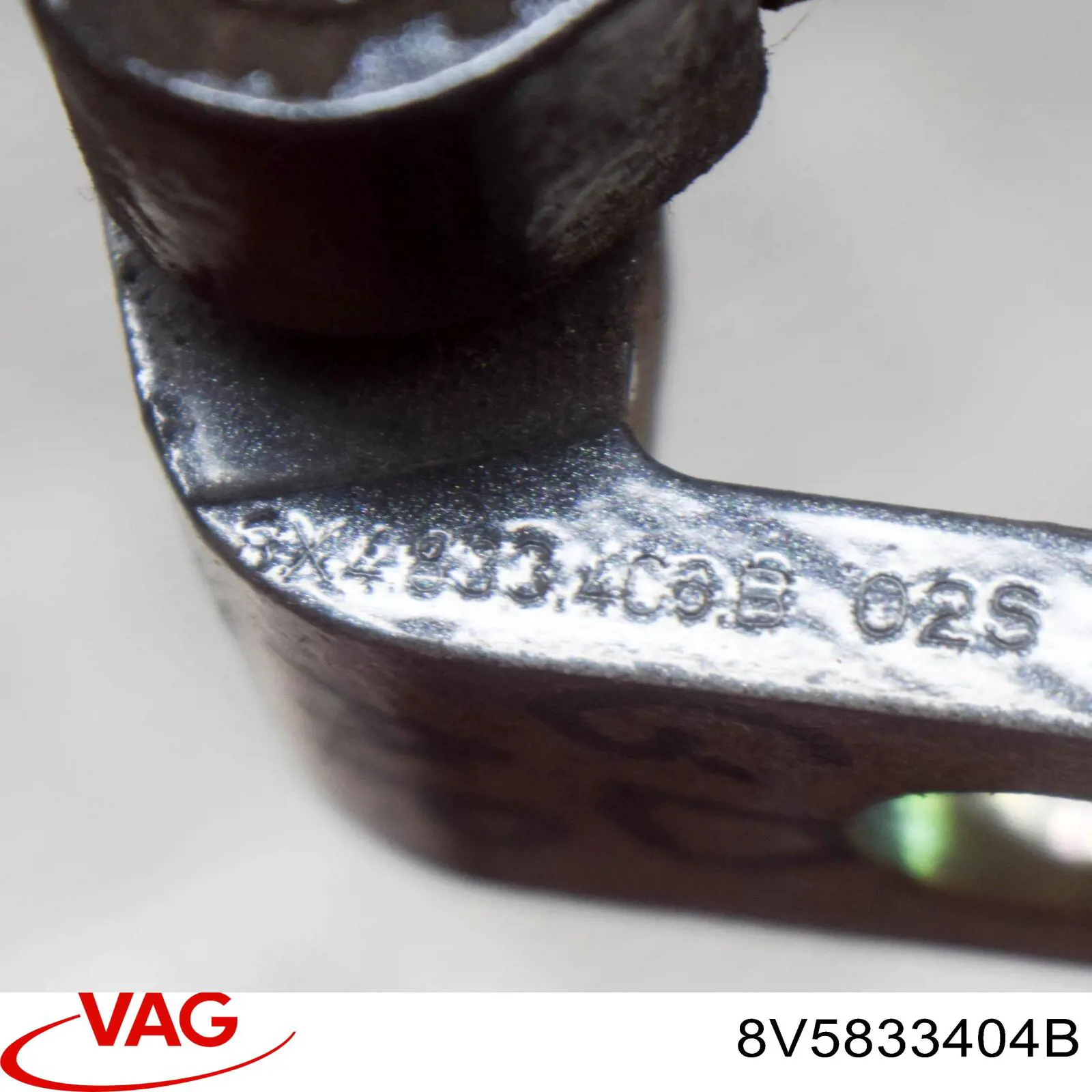 Петля задней двери, правой VAG 8V5833404B цена, от 7.05 USD