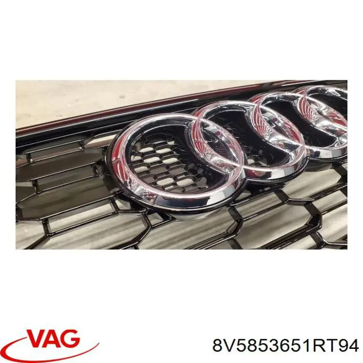 8V5853651RT94 VAG Решетка радиатора
