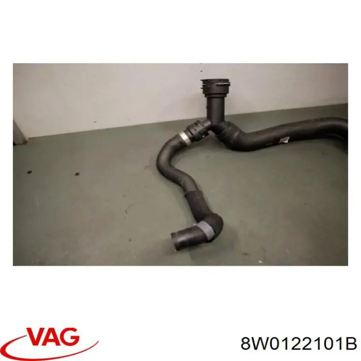 Патрубок радиатора 8W0122101B VAG