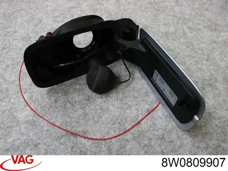 Купить 8W0809907 VAG Лючок б/бака