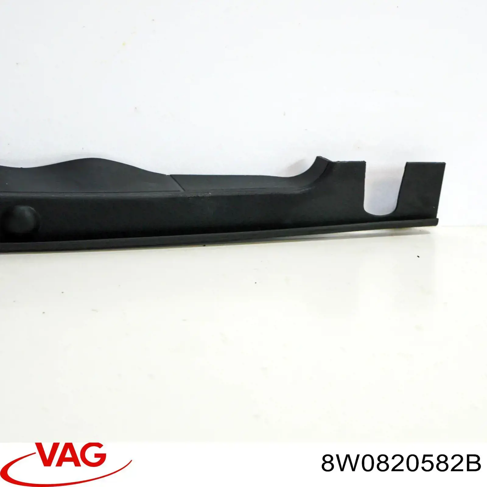  VAG 8W0820582B