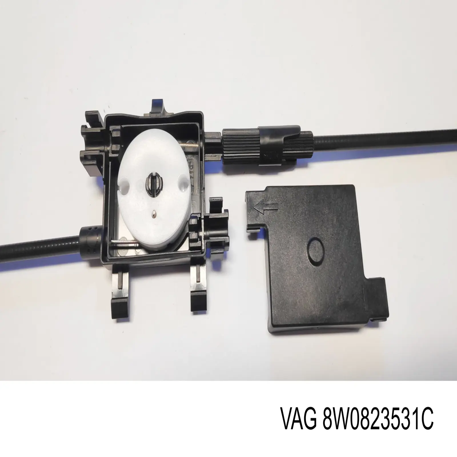 8W0823531C VAG Трос открывания капота передний