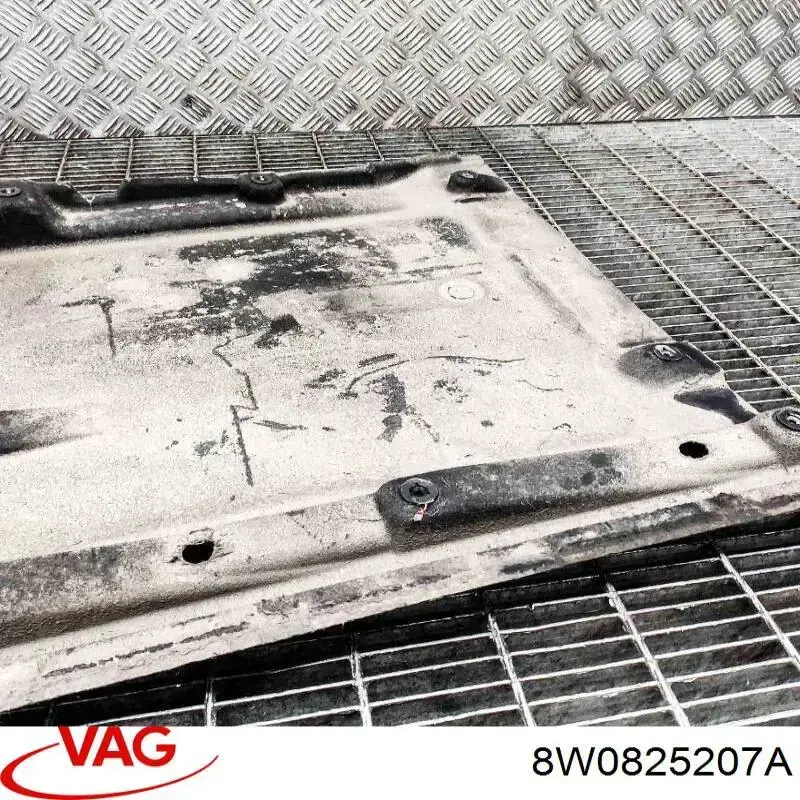 8W0825207A VAG Защита днища левая