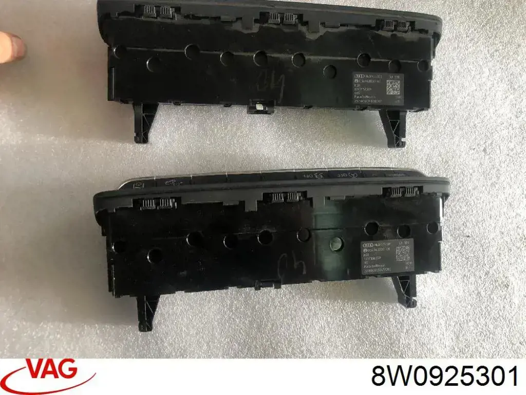 Консоль панели управления центральная VAG 8W0925301