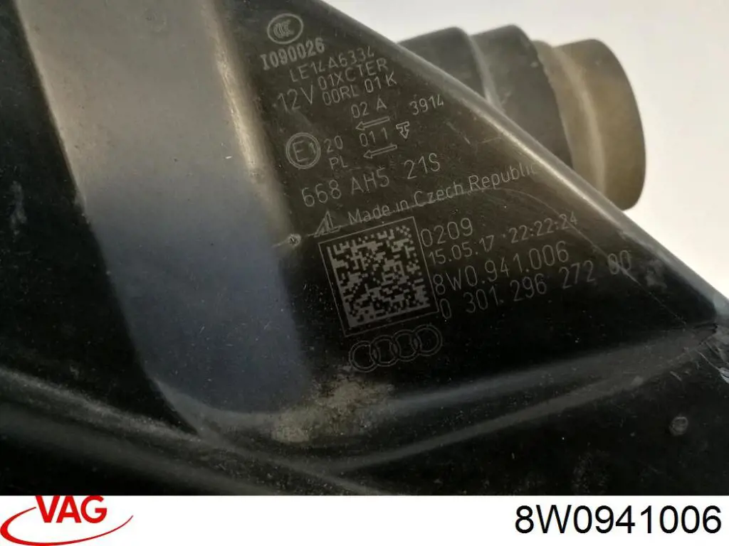 Правая фара 8W0941006 VAG