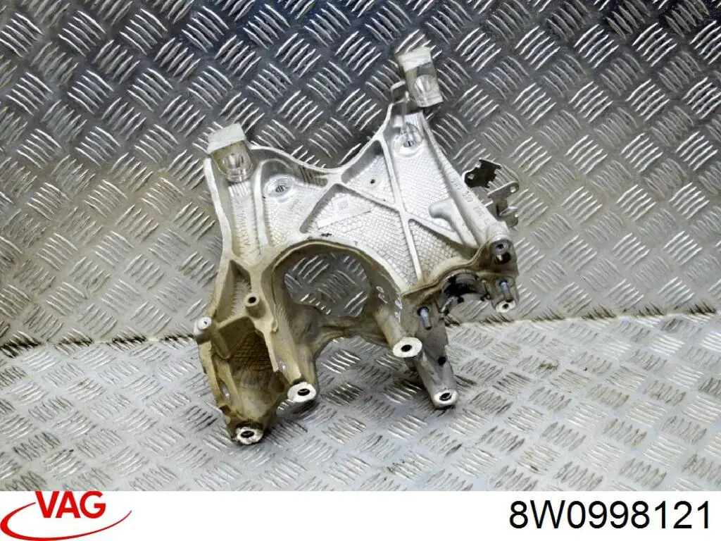 Купить 8W0998121 VAG Кронштейн (адаптер) крепления фары передней левой