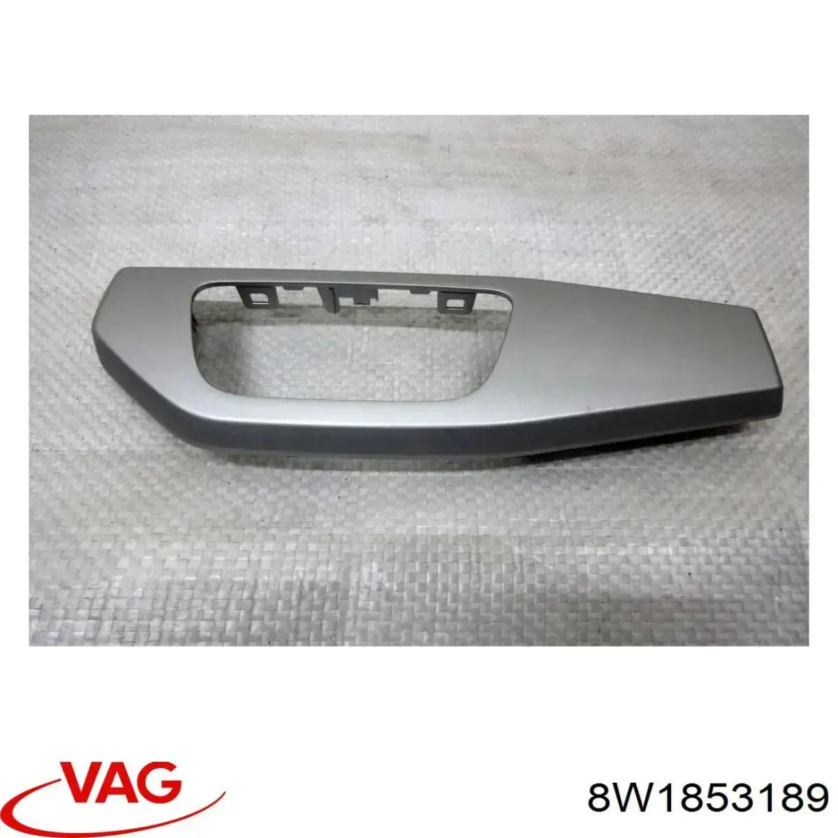 Молдинг (накладка) приборной панели "торпедо" левый VAG 8W1853189ABUR3 цена, от 11.92 USD
