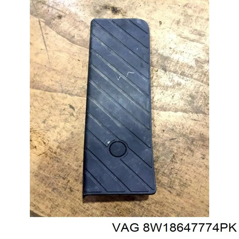 8W18647774PK VAG 