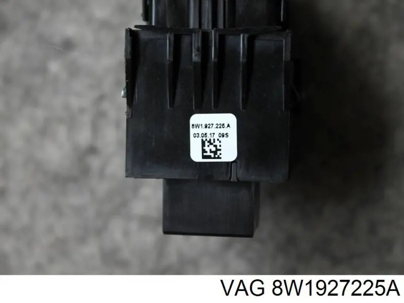 Клавиша электромеханического стояночного тормоза 8W1927225B VAG