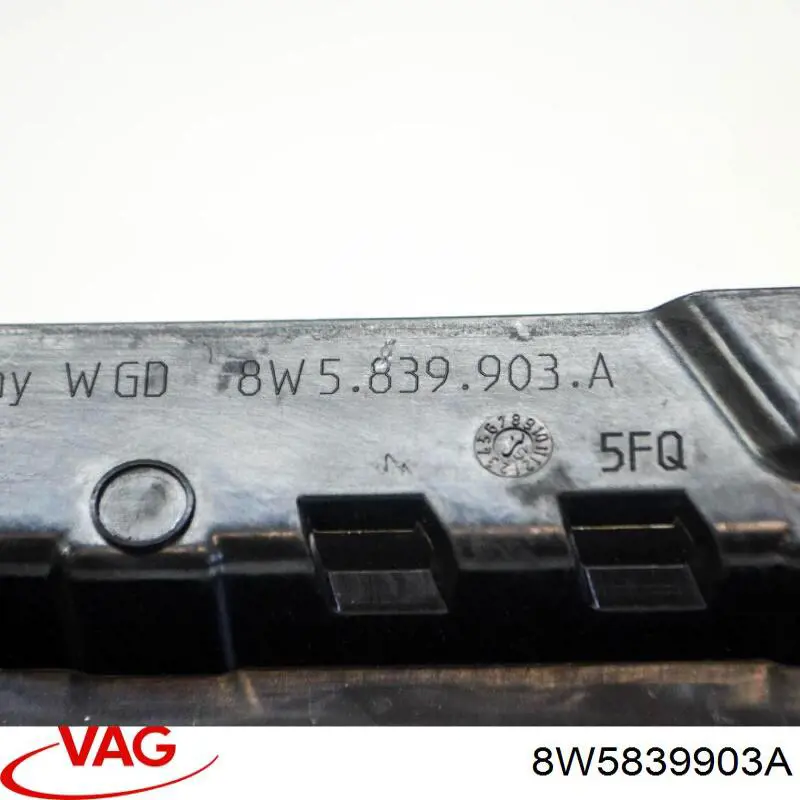 8W5839903A VAG Накладка задней двери, левой, вертикальная