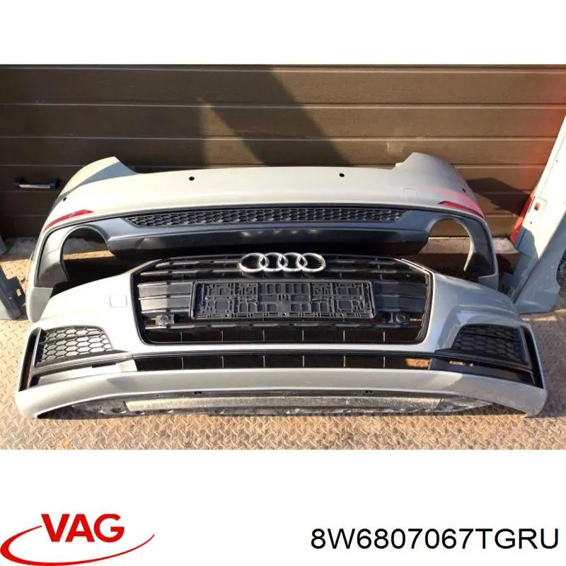 Задний бампер 8W6807067TGRU VAG