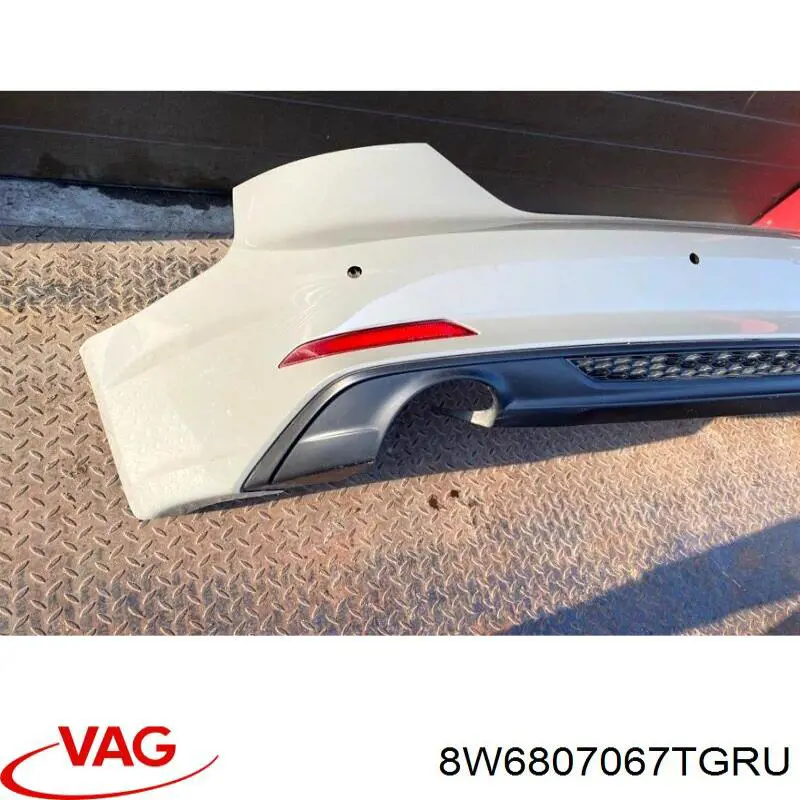 8W6807067TGRU VAG Задний бампер