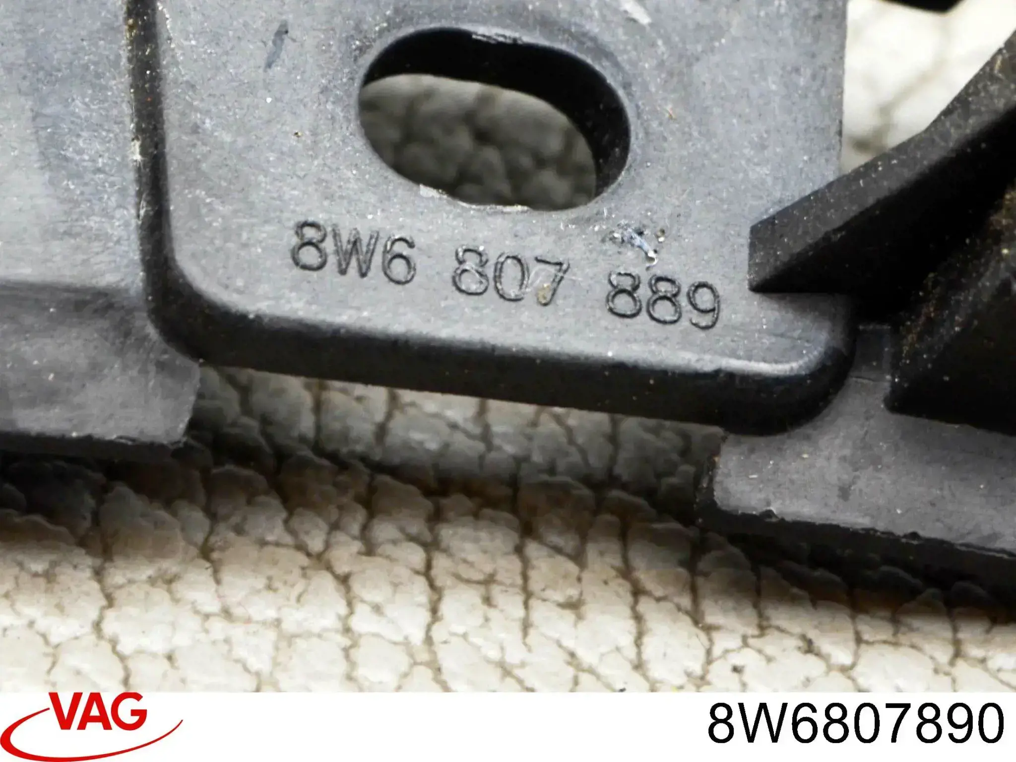 Направляющая заднего бампера правая VAG 8W6807890 цена, от 10.50 USD