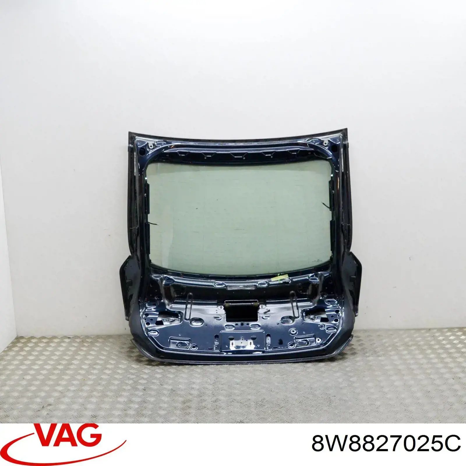 Пятая дверь VAG 8W8827025E цена, от 705.42 USD