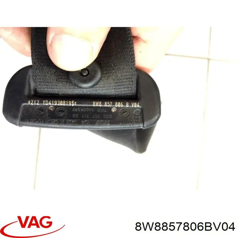 8W8857806BV04 VAG Ремень безопасности задний правый