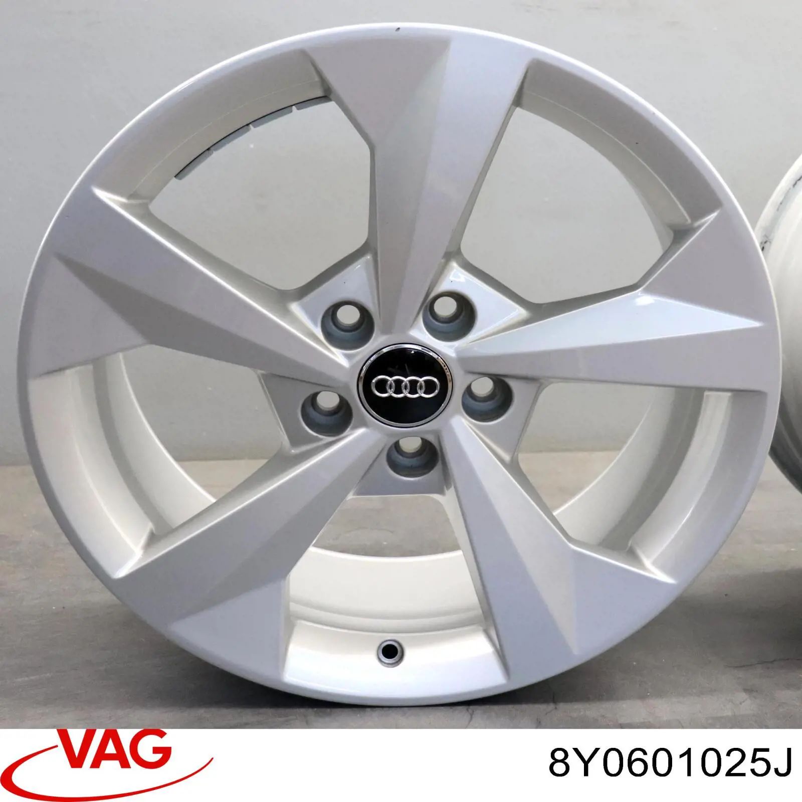 Диски VAG 8Y0601025J цена, от 779.16 USD