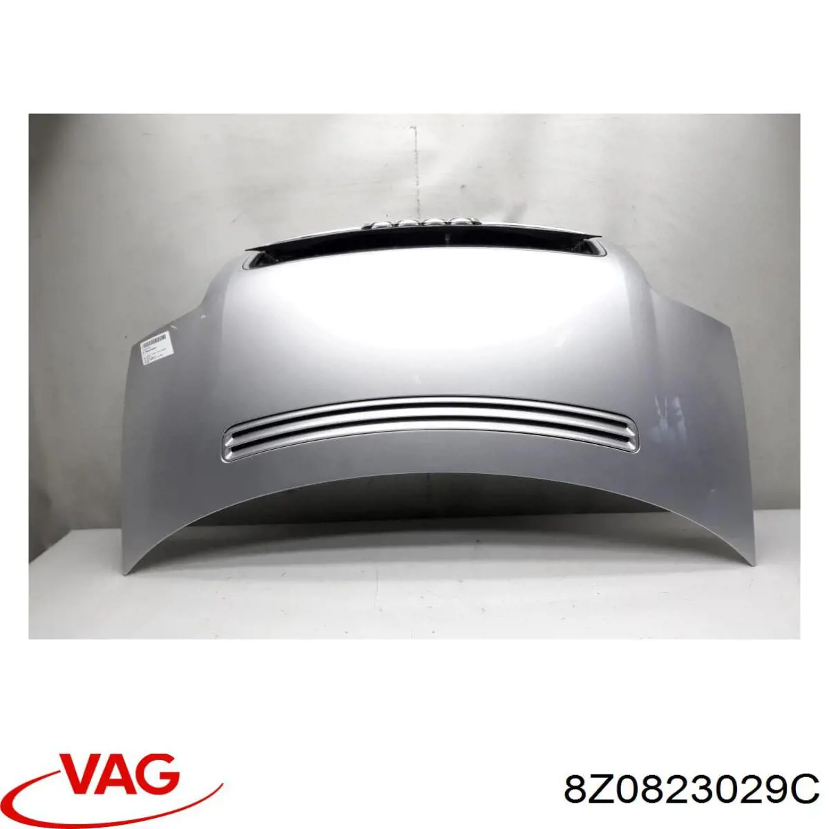 Капот на Audi A2  8Z0