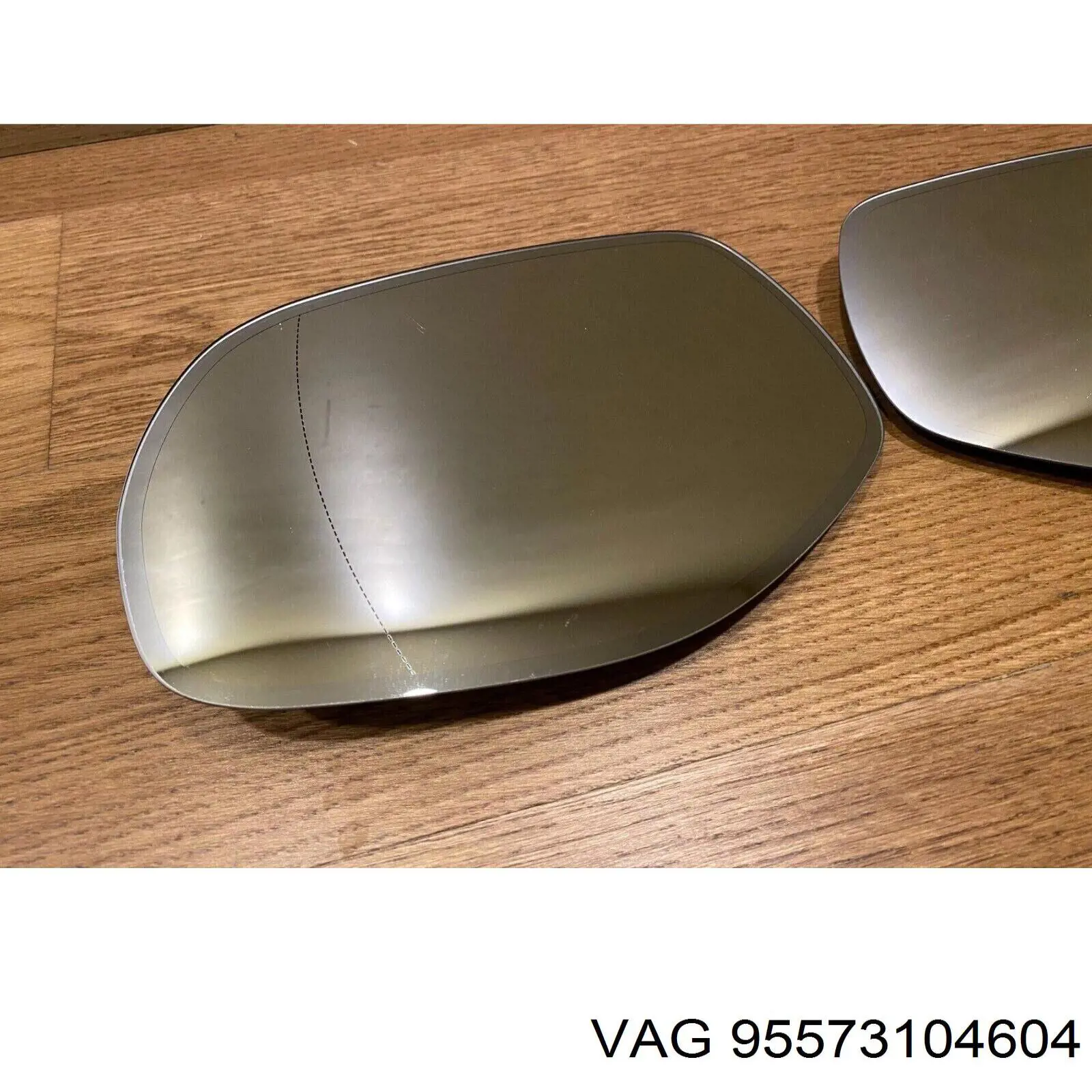 95573104604 VAG Зеркальный элемент правого зеркала заднего вида