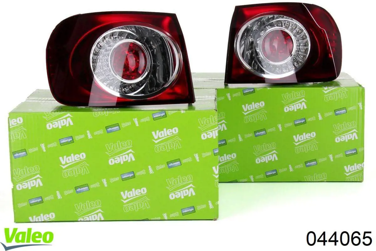 Фонарь задний левый внешний 044065 VALEO
