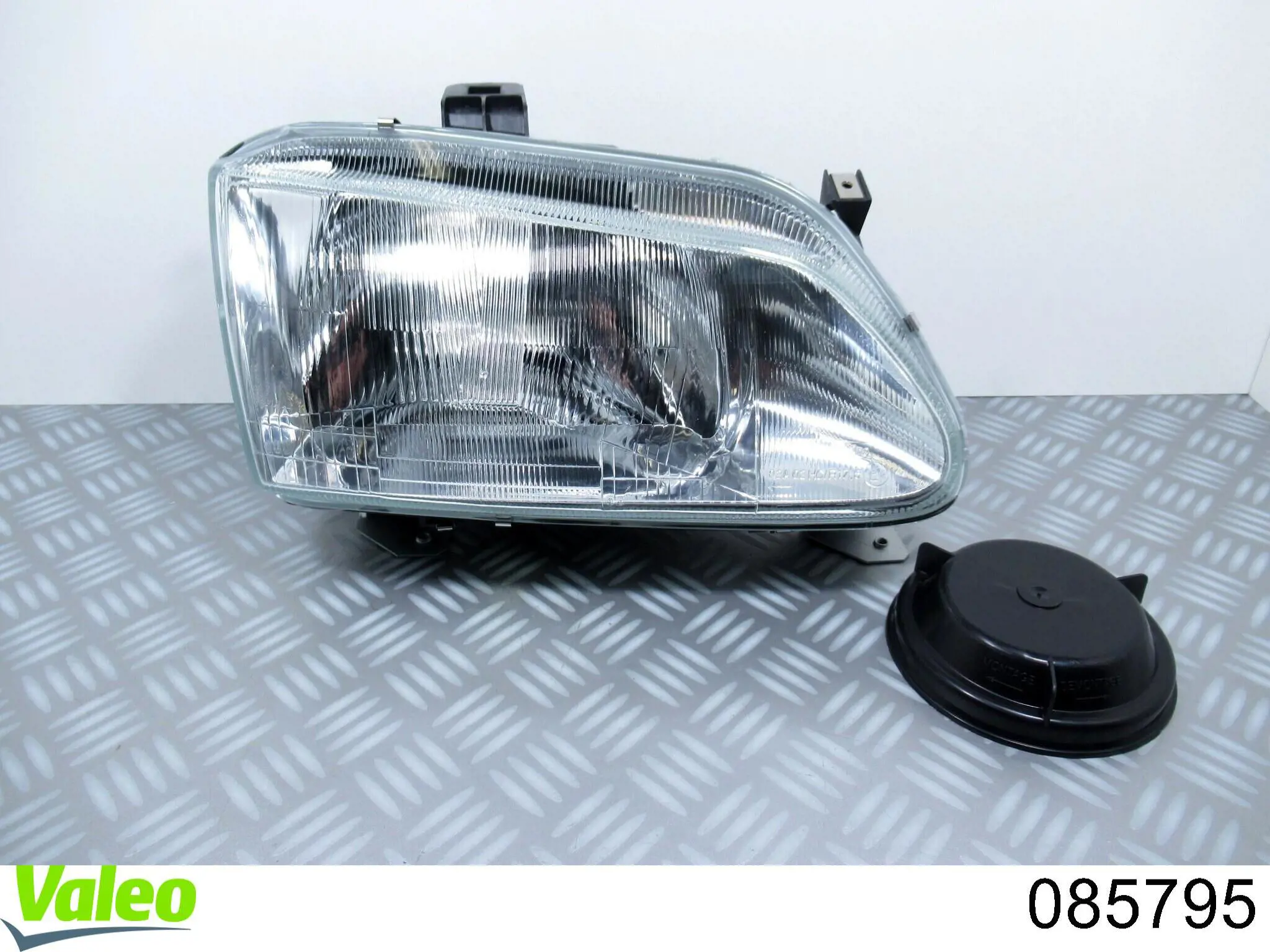 Правая блок фара VALEO 085795 цена, от 33.19 USD