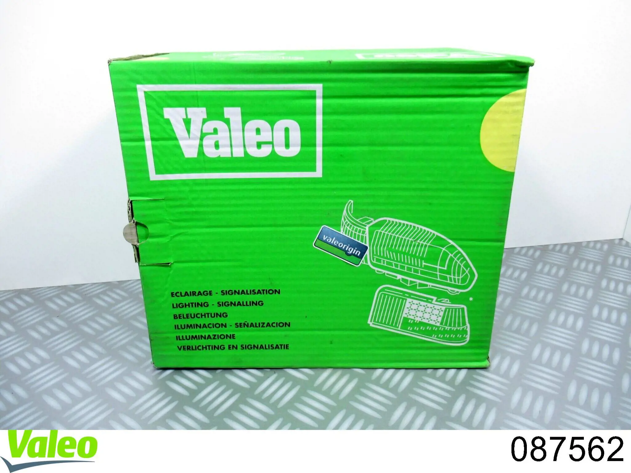 Задняя левая фара VALEO 087562 цена, от 36.32 USD