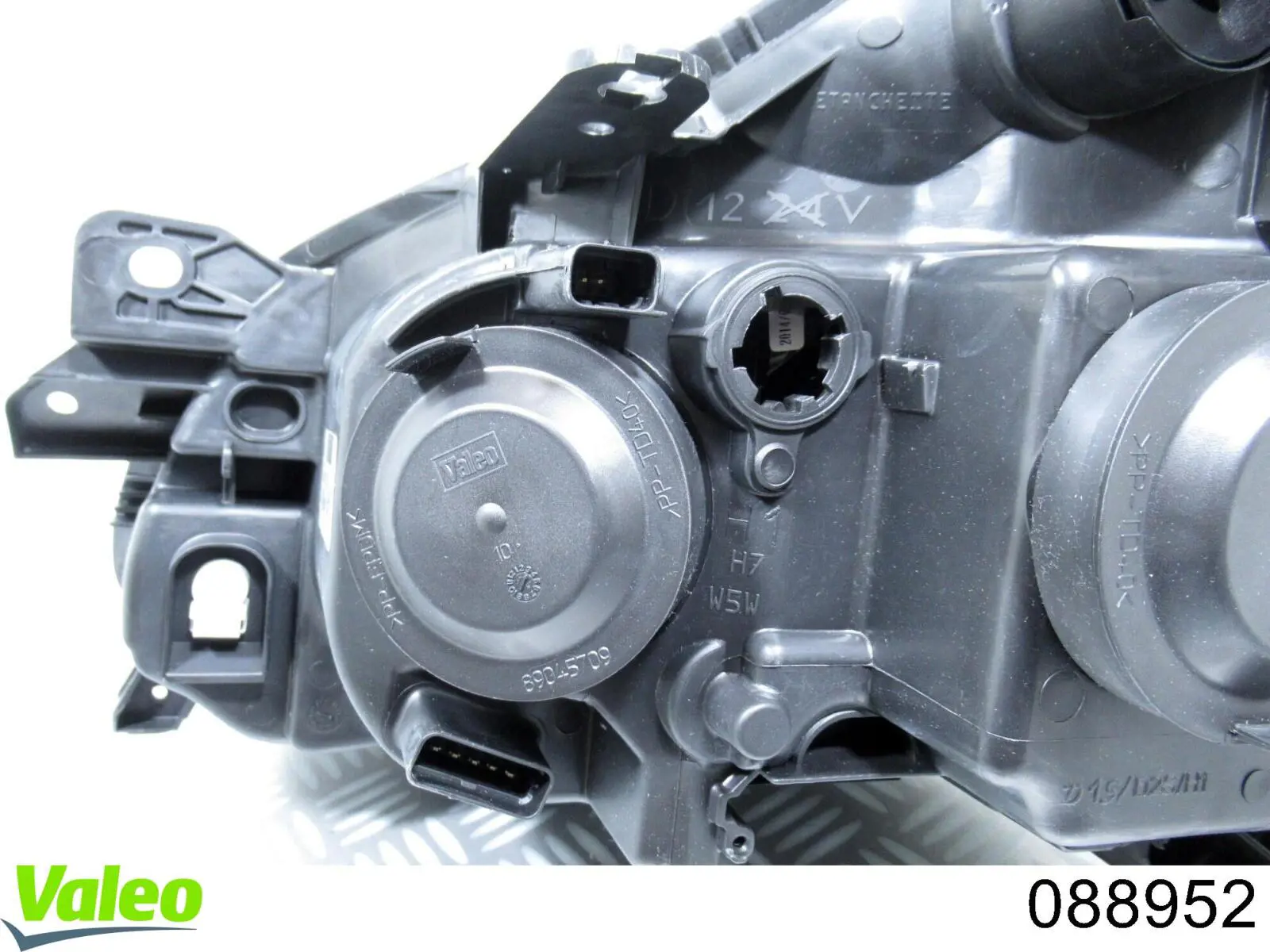 88952 VALEO Фара передняя правая