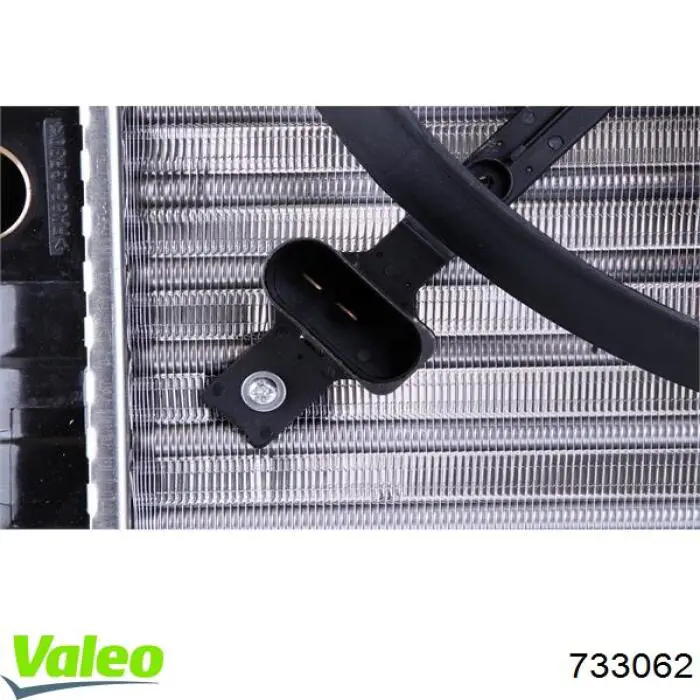 Радиатор охлаждения двигателя VALEO 733062 цена, от 79.95 USD