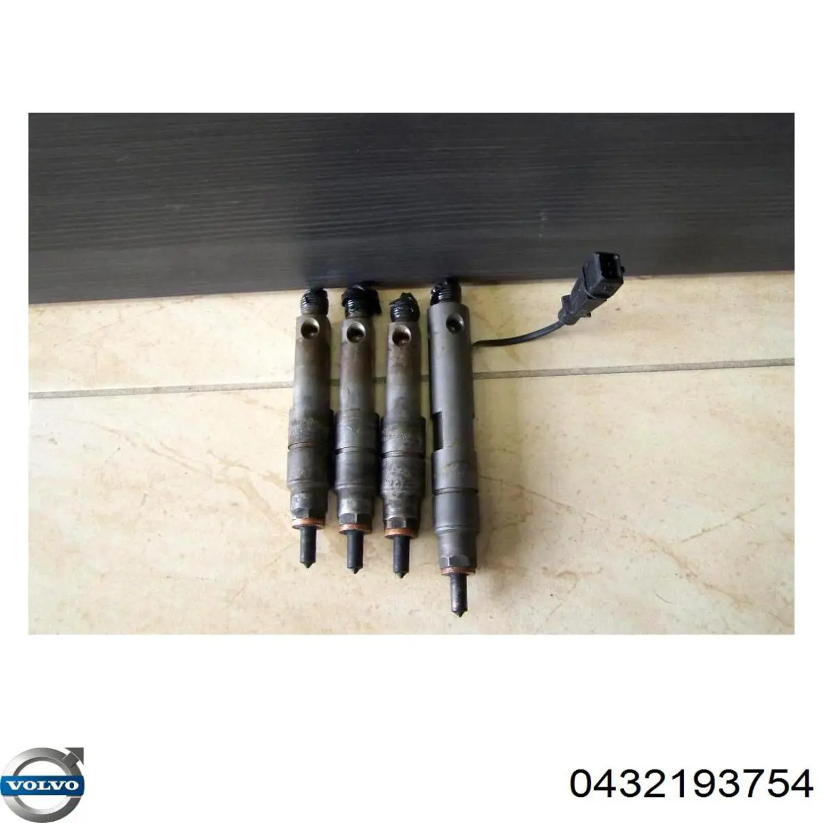 432193754 Renault (RVI) Топливные форсунки
