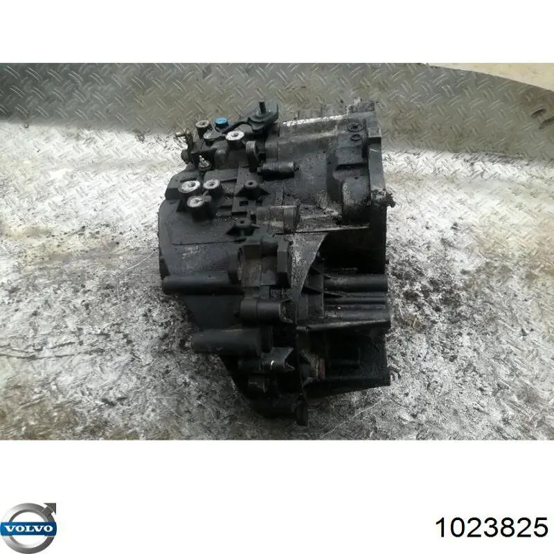 Купить 1023825 Volvo 