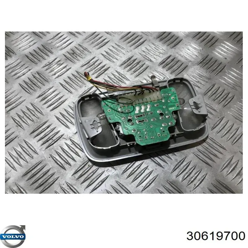 Плафоны внутреннего освещения Volvo 30813530 цена, от 6.33 USD