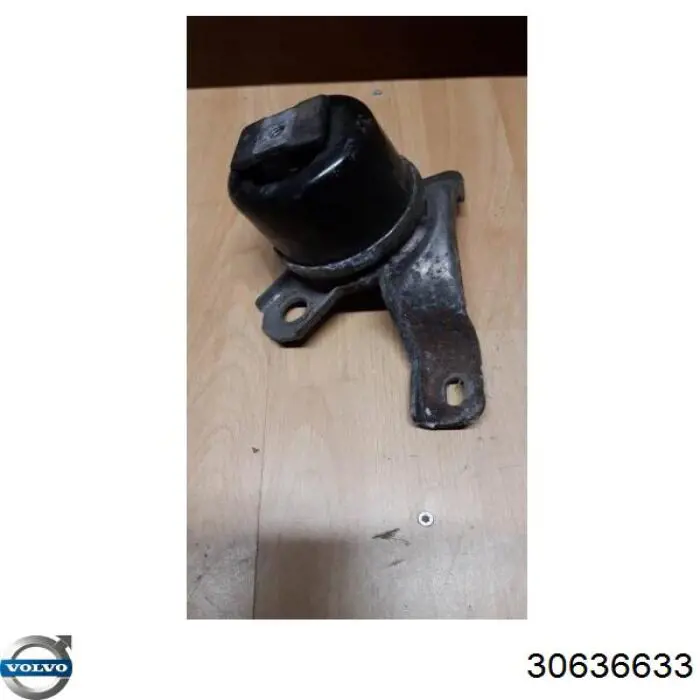Передняя опора двигателя 30636633 Volvo