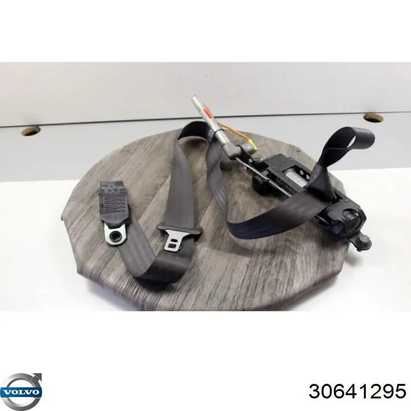 Ремень безопасности передний левый Volvo 30641295 цена, от 430.62 USD