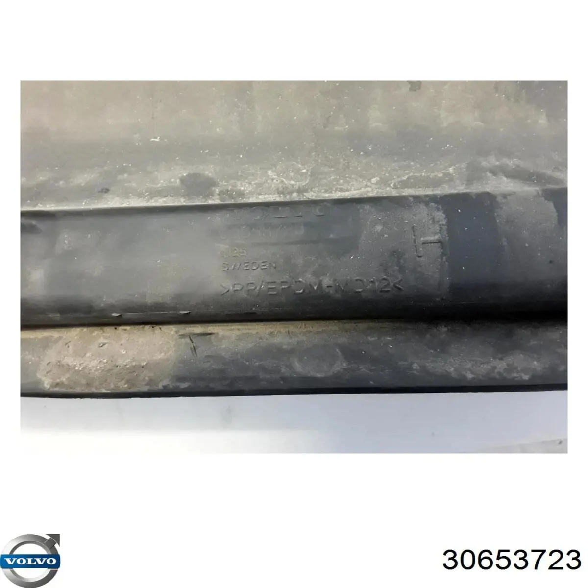30653723 Volvo Накладка наружняя (молдинг) порога, правый