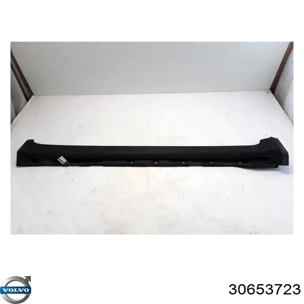 Накладка (молдинг) порога наружная правая Volvo 30653723 цена, от 14.08 USD