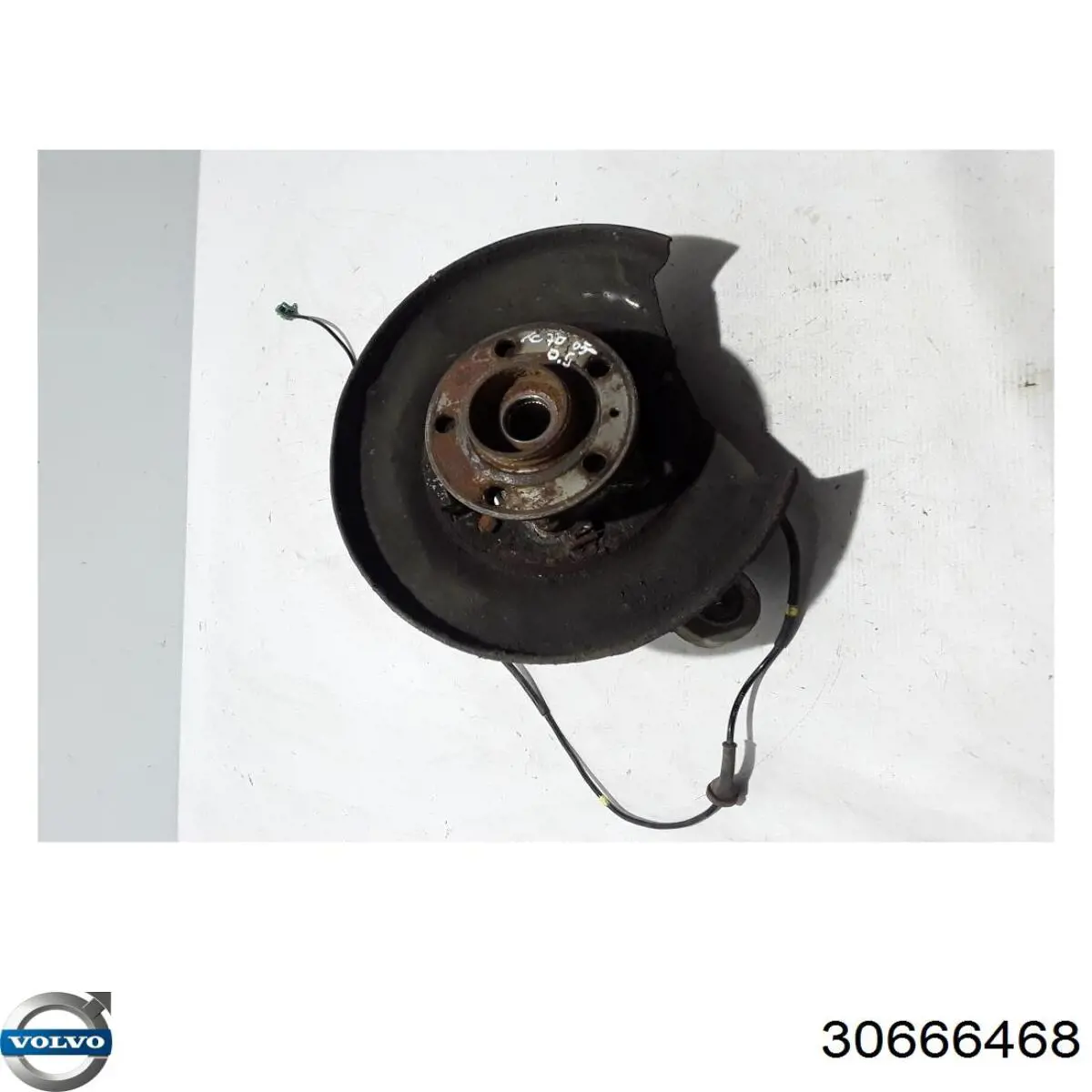 Цапфа поворотная правая Volvo 30666468 цена, от 140.61 USD