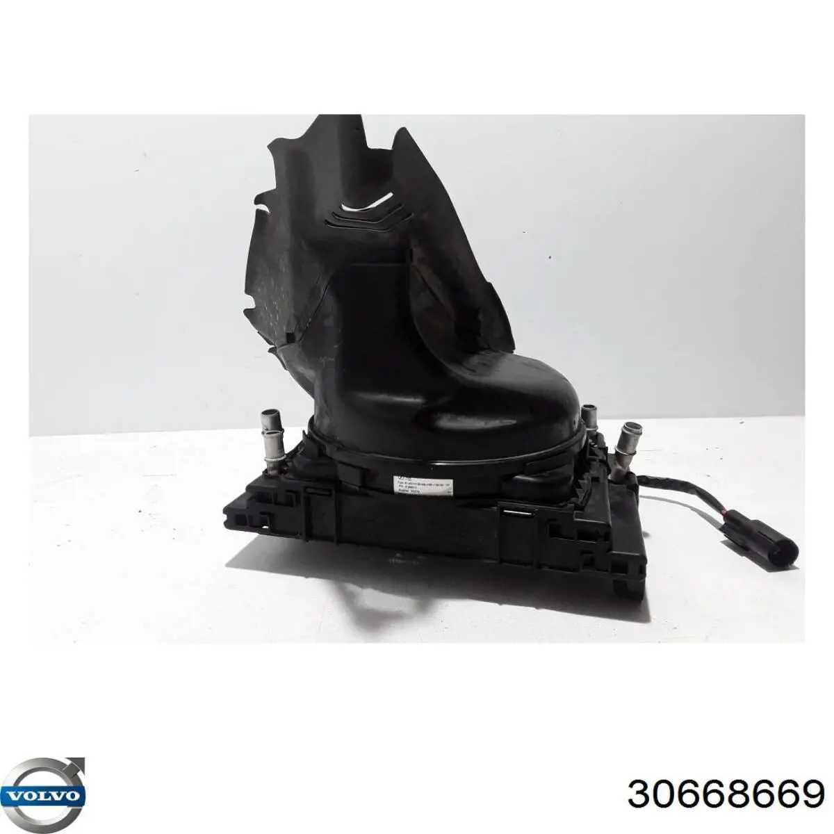 Купить 32382136 Volvo Радиатор охлаждения двигателя дополнительный
