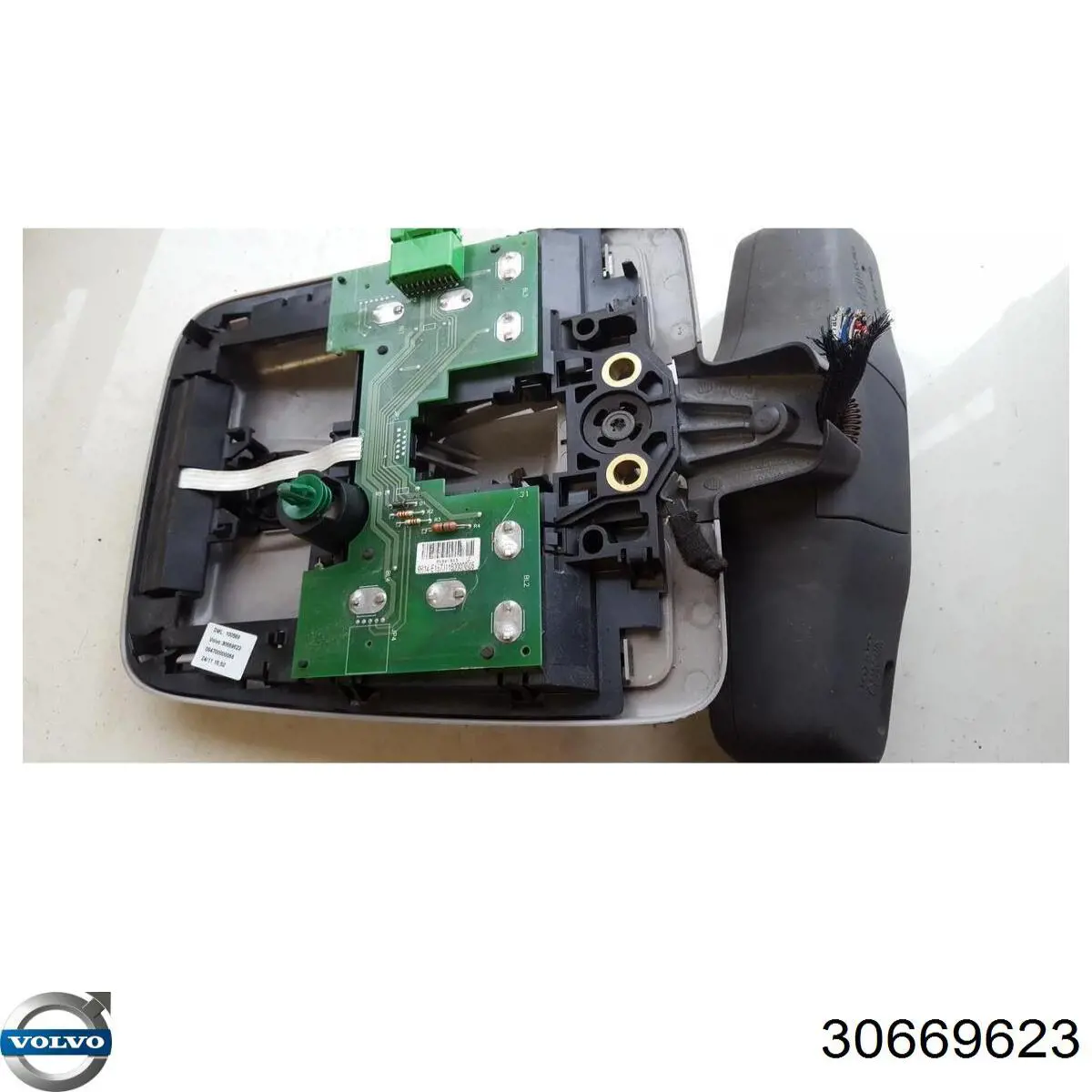 Плафон салона 30669623 Volvo